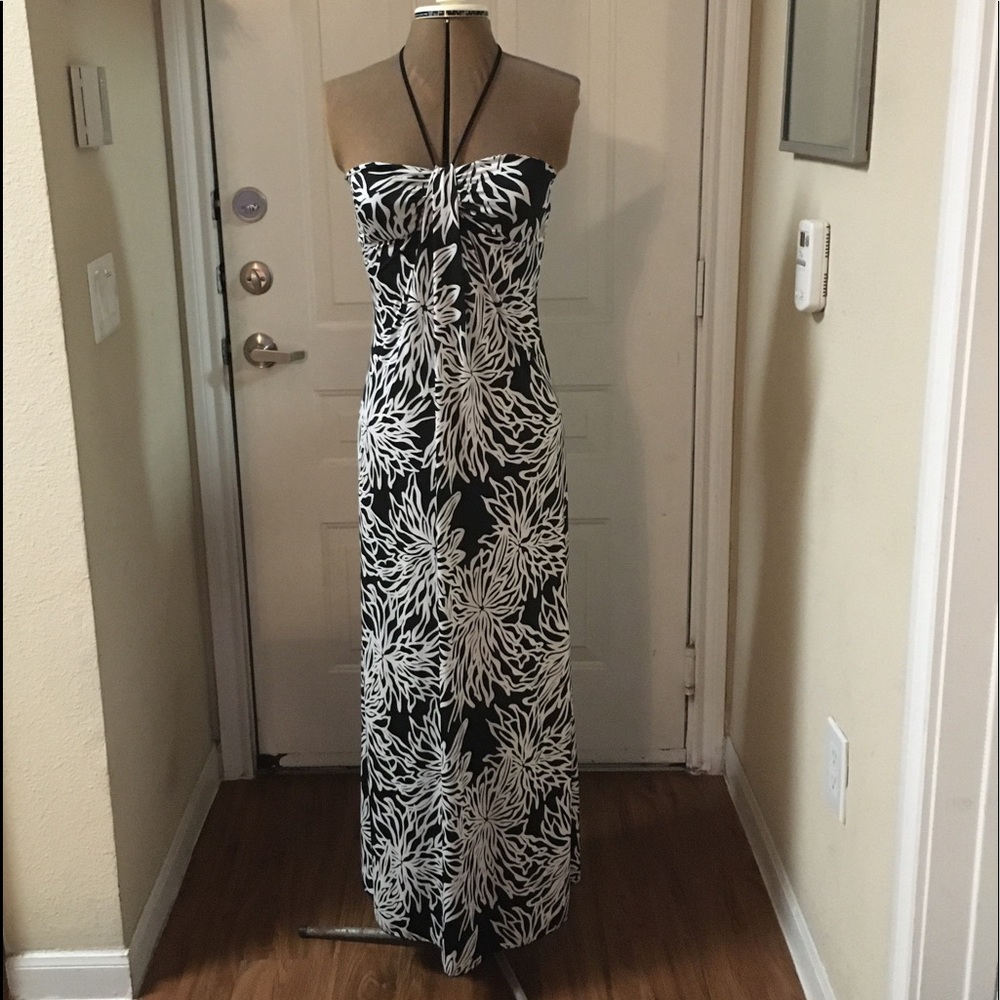 Sexy Black and White Maxi-Dress